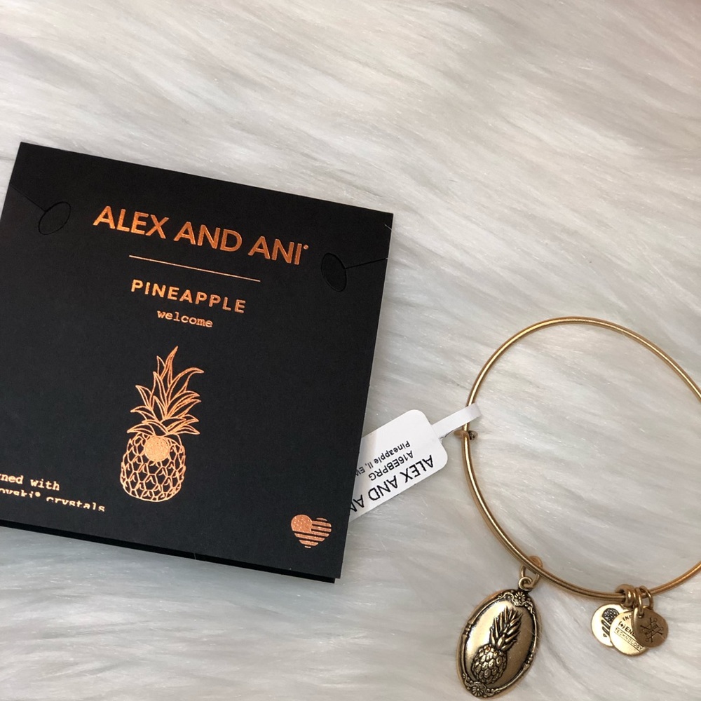 Alex and Ani gold pineapple bracelet - Picture 2 of 2